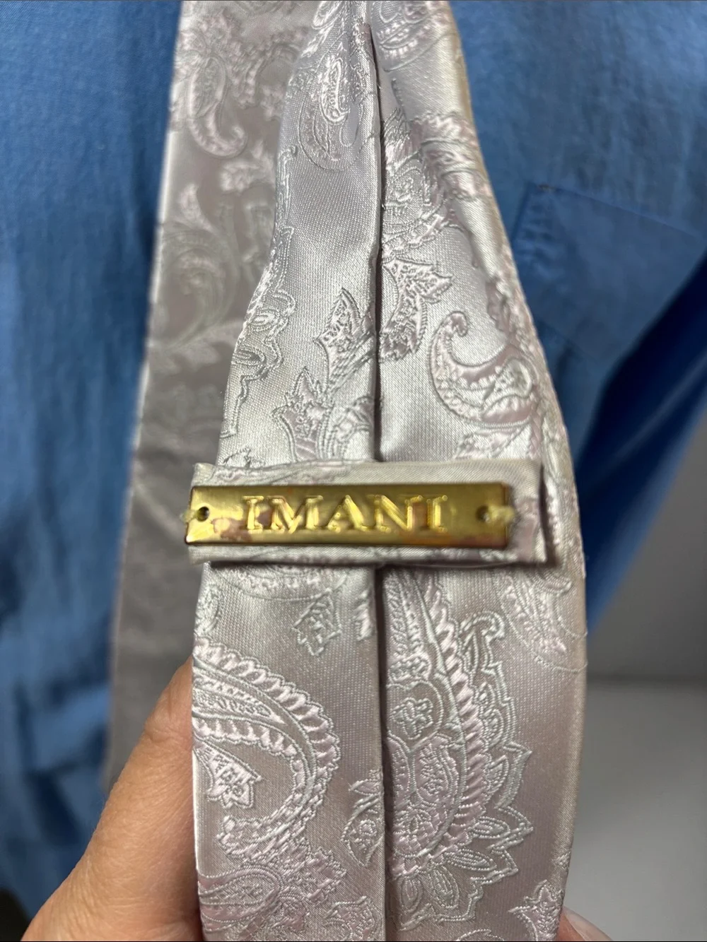 Imani Paisley Tie in Silver and Lavender Sleek Hues